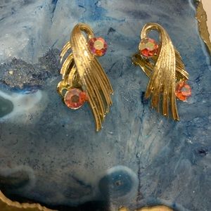 Vintage Clip on Earrings.